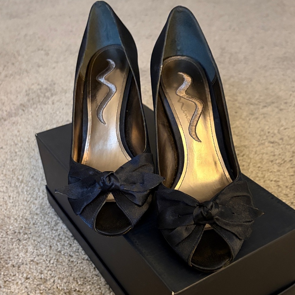 Nina Elegant Navy Satin Heels with Bow